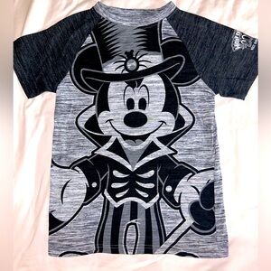 Disney, Mickey Mouse Halloween Tshirt size M